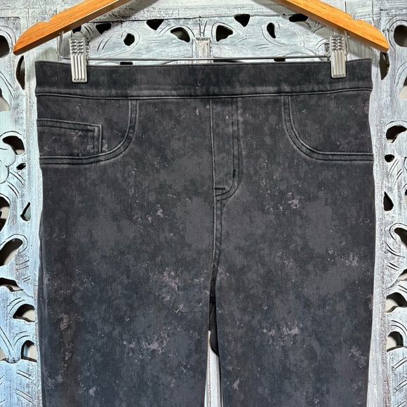 SPANX Jean-ish Ankle Legging Dark Gray Acid Wash Flattering Jegging - Picture 3 of 8